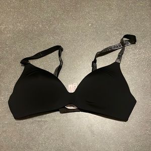 black victoria’s secret wireless t shirt bra size 34b